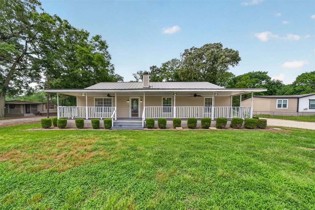 365 County Road 4013, Dayton, TX 77535