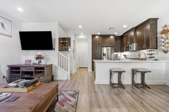 2117 Solara Lane, Vista, CA 92081