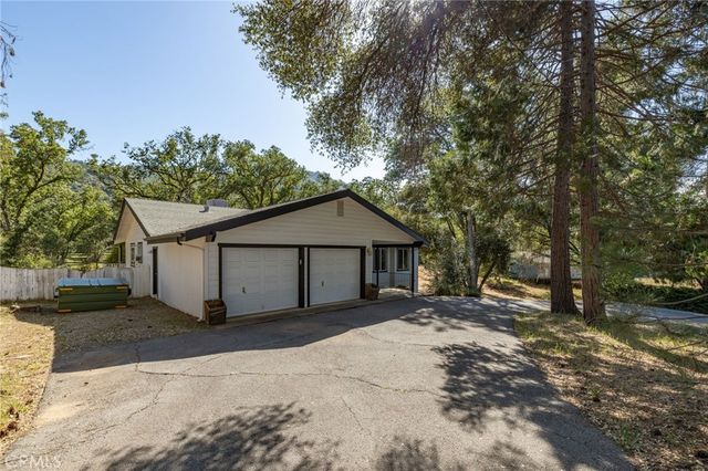 48866 Rock Point Road, Oakhurst, CA 93644