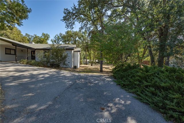 48866 Rock Point Road, Oakhurst, CA 93644