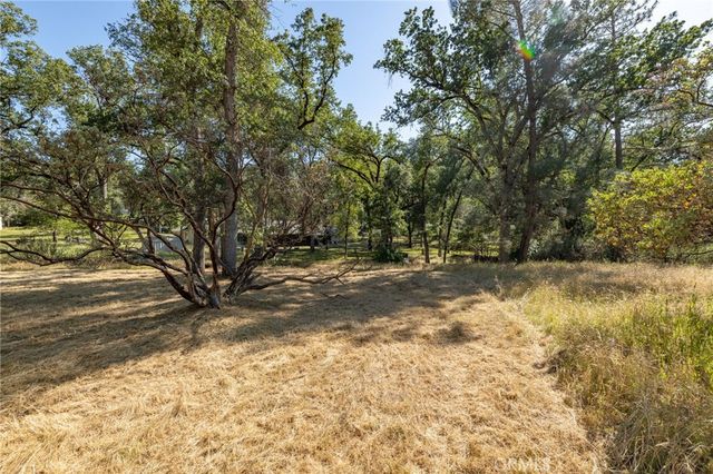48866 Rock Point Road, Oakhurst, CA 93644