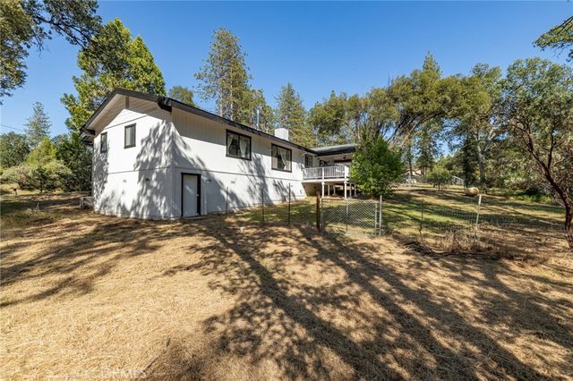 48866 Rock Point Road, Oakhurst, CA 93644