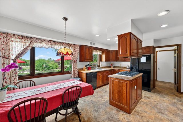 17800 Burlington ROAD, Union Grove, WI 53182