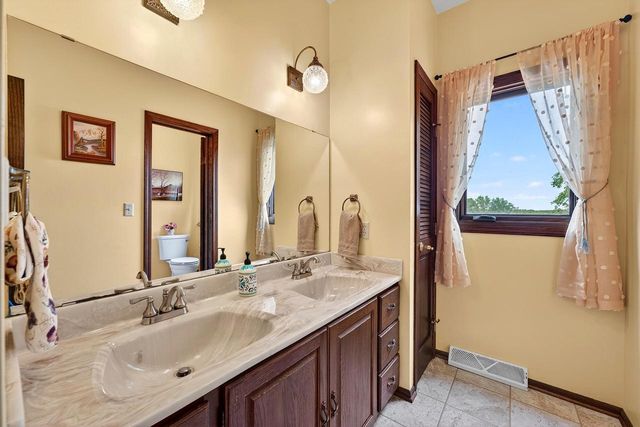 17800 Burlington ROAD, Union Grove, WI 53182