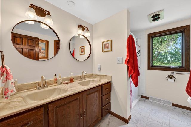 17800 Burlington ROAD, Union Grove, WI 53182