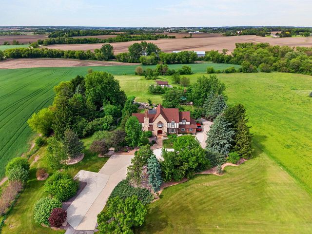 17800 Burlington ROAD, Union Grove, WI 53182