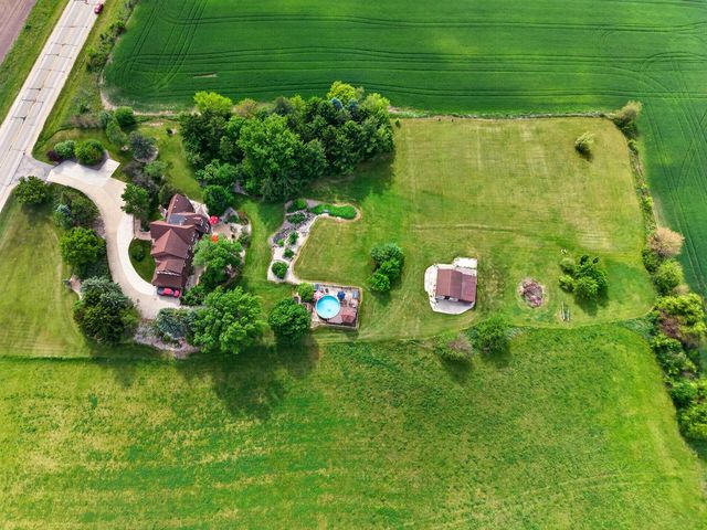 17800 Burlington ROAD, Union Grove, WI 53182