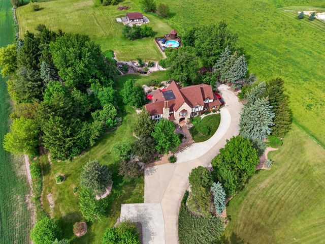 17800 Burlington ROAD, Union Grove, WI 53182