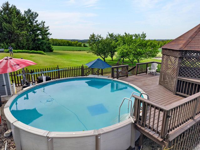 17800 Burlington ROAD, Union Grove, WI 53182