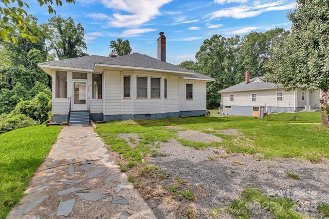 8209 Moores Chapel Road, Charlotte, NC 28214