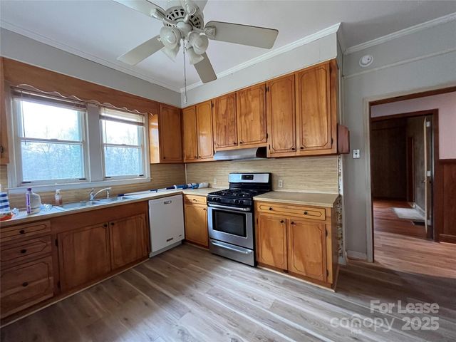 8209 Moores Chapel Road, Charlotte, NC 28214