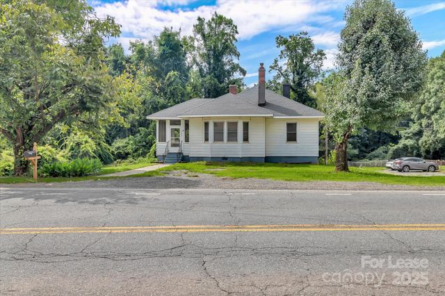 8209 Moores Chapel Road, Charlotte, NC 28214