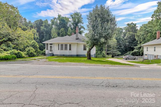 8209 Moores Chapel Road, Charlotte, NC 28214