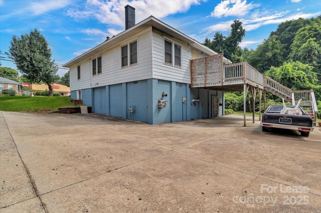 8209 Moores Chapel Road, Charlotte, NC 28214