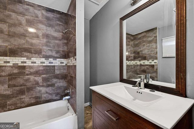 5173 Kingswood Circle, Atlanta, GA 30349