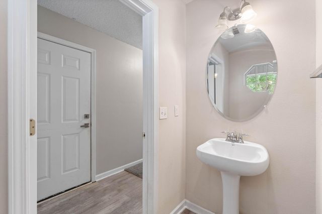 183 Swaying Pine Court, Crestview, FL 32539