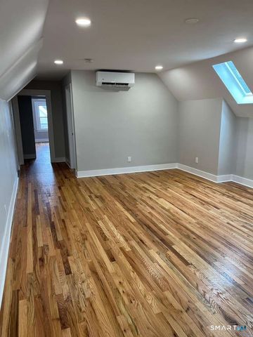 85 James Street 3rd, Bridgeport, CT 06604