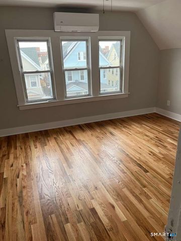 85 James Street 3rd, Bridgeport, CT 06604