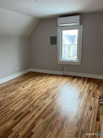 85 James Street 3rd, Bridgeport, CT 06604
