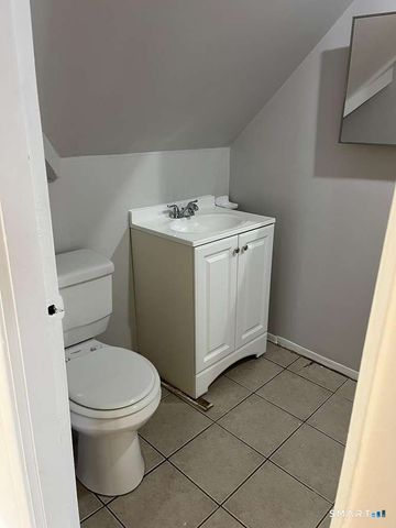 85 James Street 3rd, Bridgeport, CT 06604