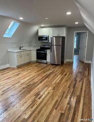 85 James Street 3rd, Bridgeport, CT 06604