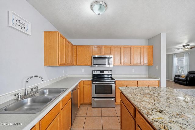 3247 S BOWMAN Road, Apache Junction, AZ 85119