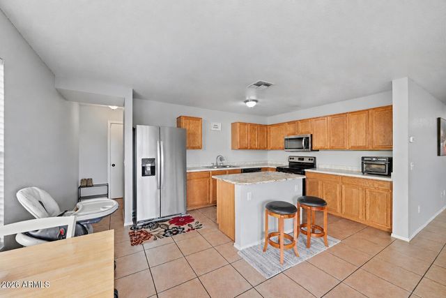 3247 S BOWMAN Road, Apache Junction, AZ 85119