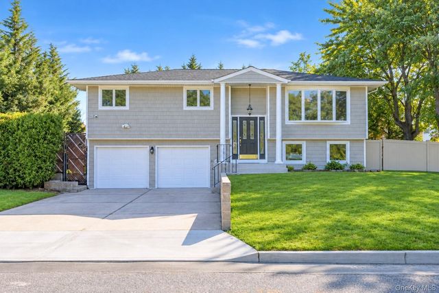 201 Smithtown Polk Boulevard, Centereach, NY 11720