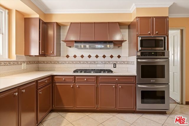 4131 Mantova Drive, Los Angeles, CA 90008