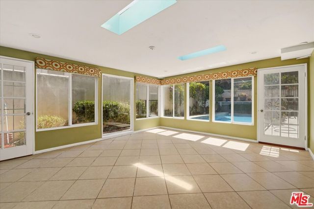4131 Mantova Drive, Los Angeles, CA 90008