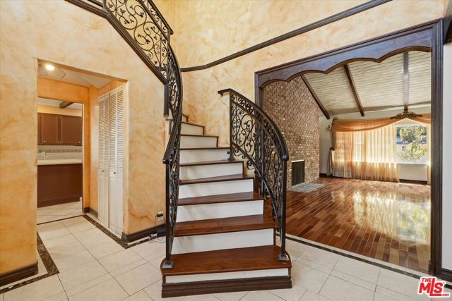 4131 Mantova Drive, Los Angeles, CA 90008