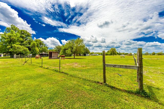 522A Back Project Road, Schriever, LA 70395