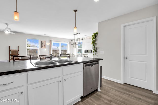 482 Ridgeland Lakes Drive, Ridgeland, SC 29936