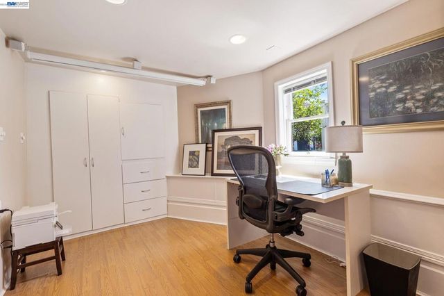 1202 Grand St, Alameda, CA 94501