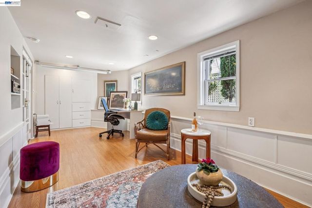 1202 Grand St, Alameda, CA 94501