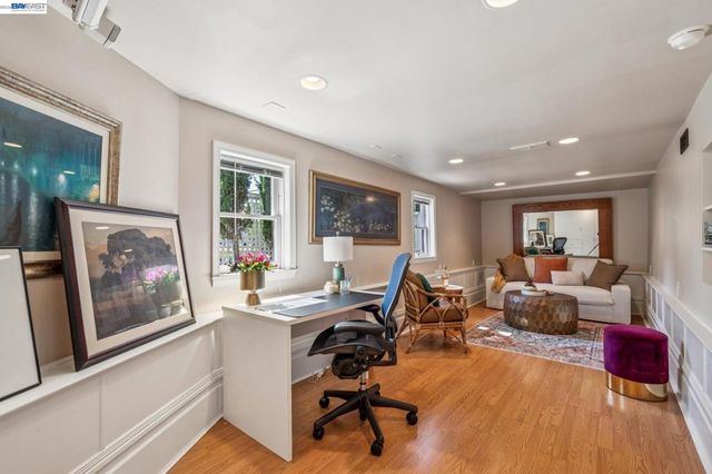 1202 Grand St, Alameda, CA 94501