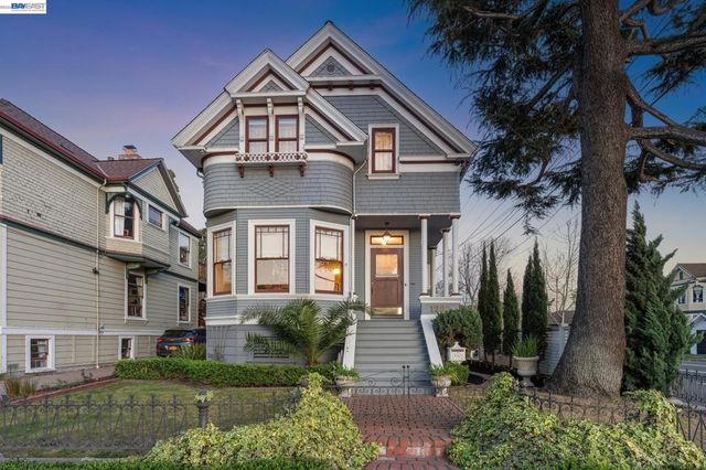 1202 Grand St, Alameda, CA 94501