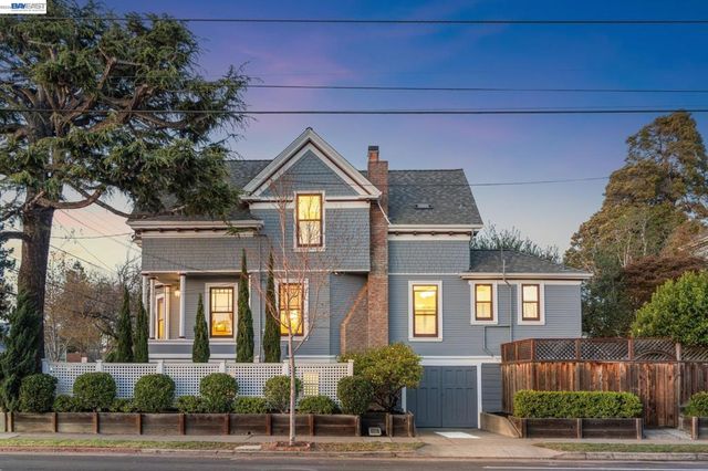 1202 Grand St, Alameda, CA 94501