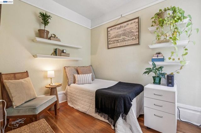 1202 Grand St, Alameda, CA 94501