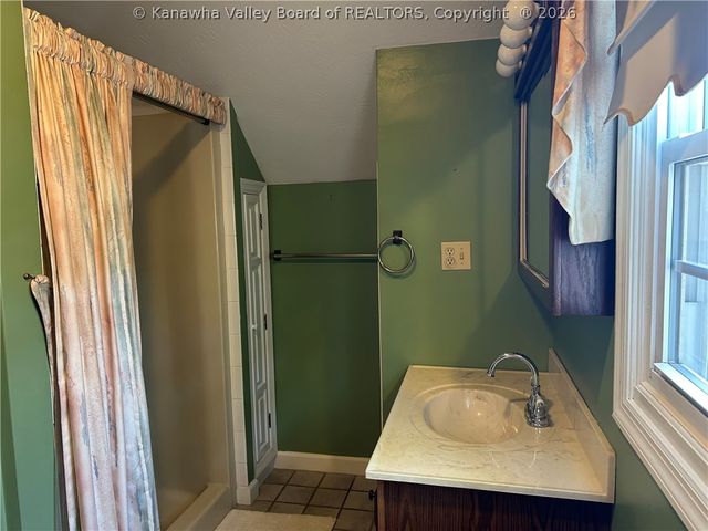 4601 Noyes Avenue Se, Charleston, WV 25304