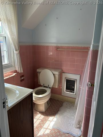 4601 Noyes Avenue Se, Charleston, WV 25304