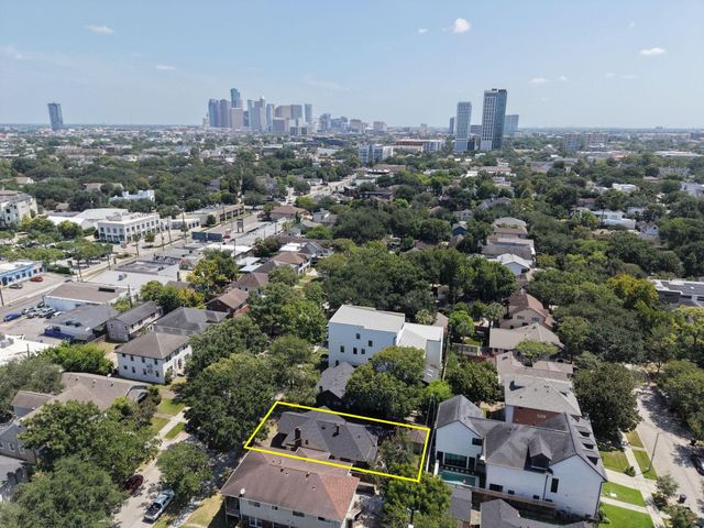 1651 Hawthorne Street, Houston, TX 77006