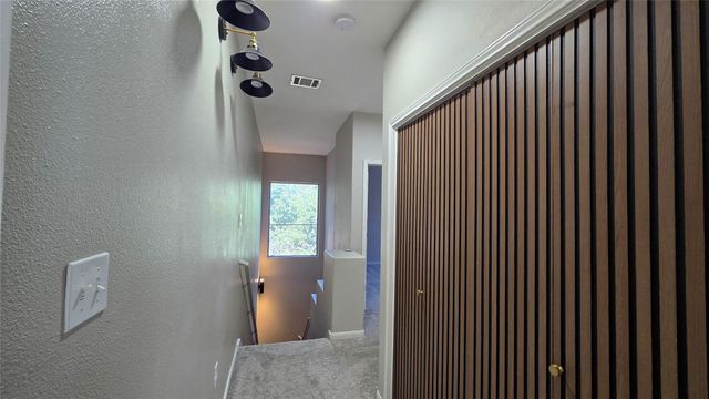 3300 Forest Creek DR 31, Round Rock, TX 78664