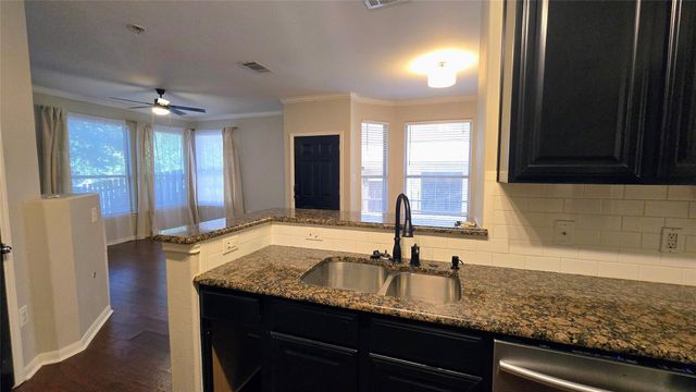 3300 Forest Creek DR 31, Round Rock, TX 78664