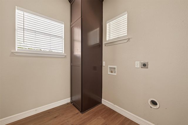 7927 Brays Street B, Houston, TX 77012