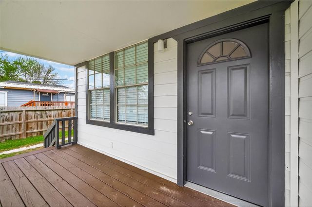 7927 Brays Street B, Houston, TX 77012