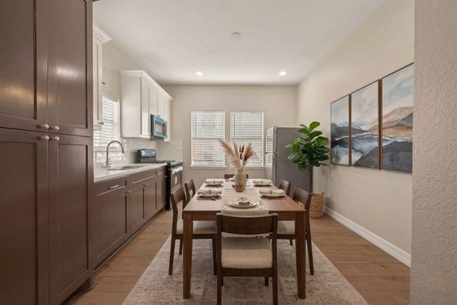 7927 Brays Street B, Houston, TX 77012