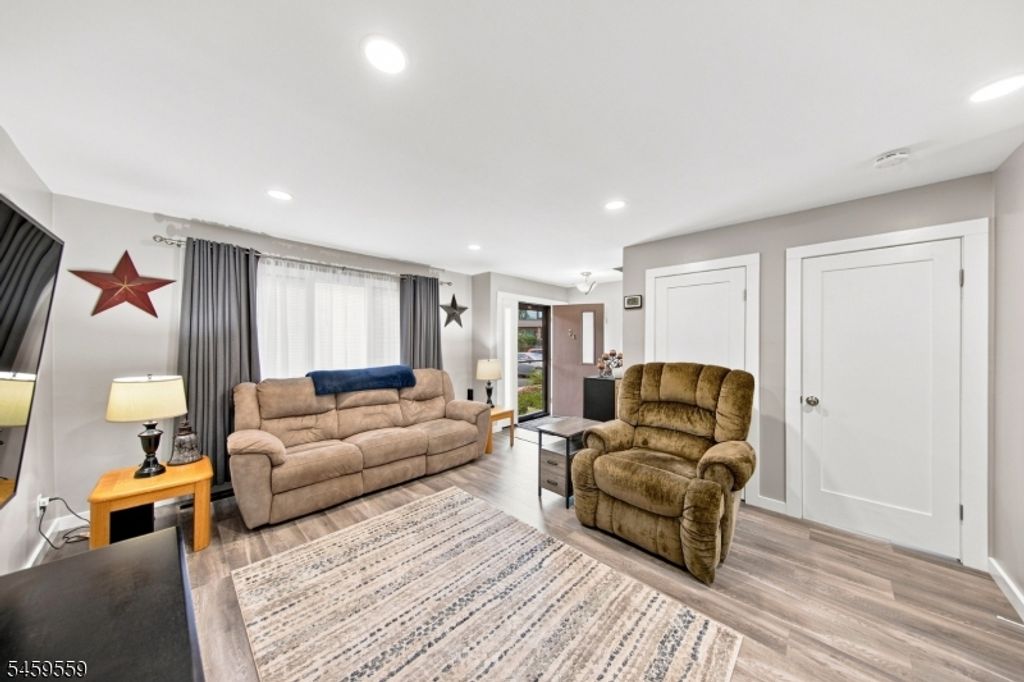 54 Cheyenne Rd, Andover Twp., NJ 07848 — photo 4