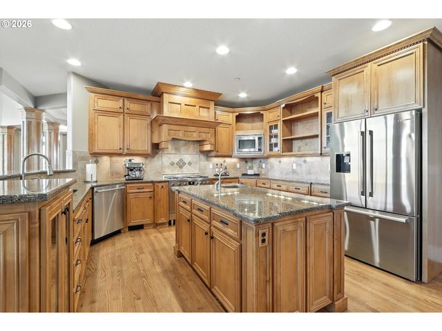 8547 Se CONSTANCE Dr, Happy Valley, OR 97086