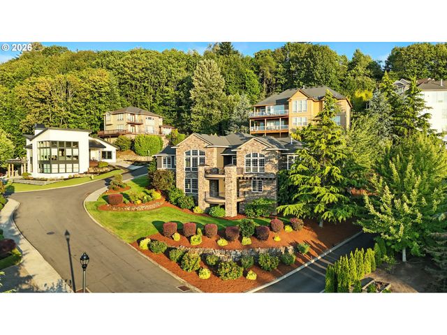 8547 Se CONSTANCE Dr, Happy Valley, OR 97086